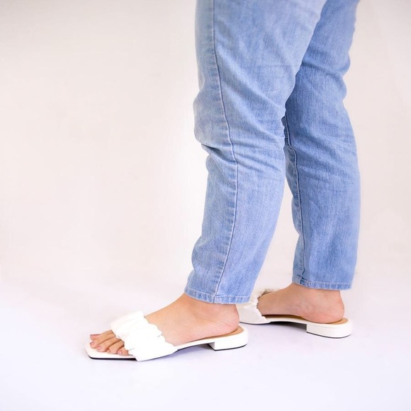 Mica Low Heels - Picture 4 of 4